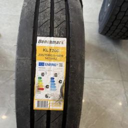 لاستیک خودرو بنچ مارک مدل KLT200 (گل جلو) سایز 235/75R17.5 ( تاریخ تولید 2026)
